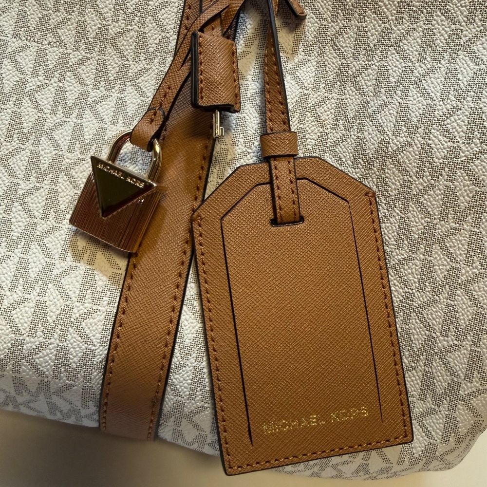 Authentic MICHAEL KORS Large Heritage Logo Weeken… - image 3